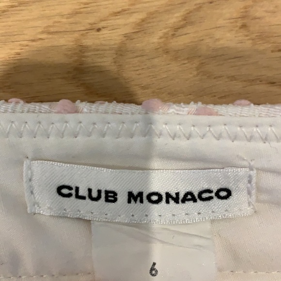 Club Monaco Scallop Shorts - Picture 5 of 6